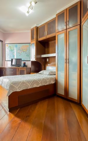 Apartamento à venda com 229m², 4 quartos e 3 vagas Apartamento à venda com 229m², 4 quartos e 3 vagasQuarto 1
