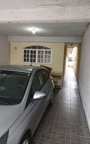 Casa à venda com 240m², 6 quartos e 1 vaga Casa à venda com 240m², 6 quartos e 1 vagaGaragem