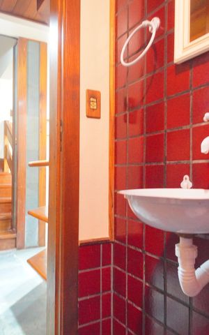 Casa à venda com 288m², 3 quartos e 2 vagasLavabo