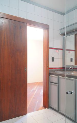 Casa à venda com 288m², 3 quartos e 2 vagasBanheiro da Suíte