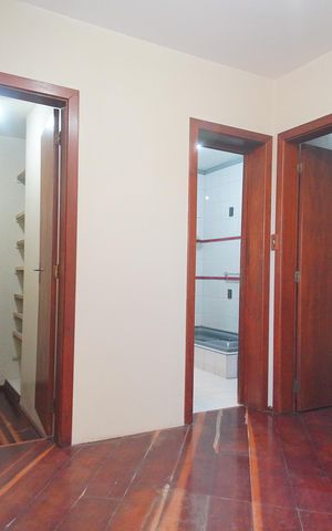 Casa à venda com 288m², 3 quartos e 2 vagasSuíte
