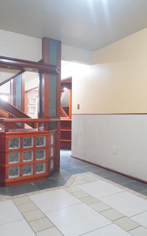 Casa à venda com 288m², 3 quartos e 2 vagasSala