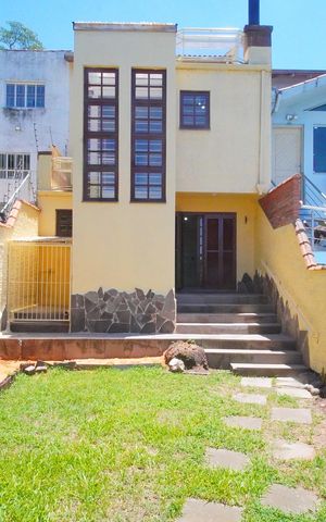 Casa à venda com 288m², 3 quartos e 2 vagasQuintal
