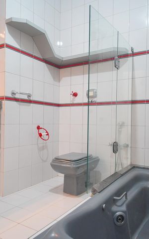 Casa à venda com 288m², 3 quartos e 2 vagasBanheiro da Suíte