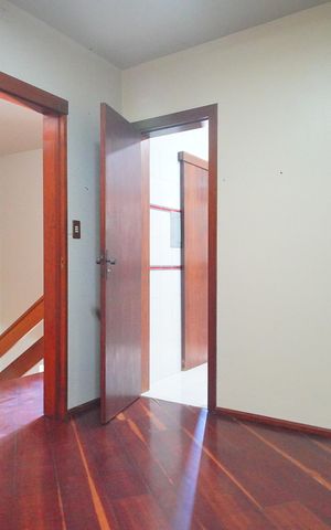 Casa à venda com 288m², 3 quartos e 2 vagasQuarto 1