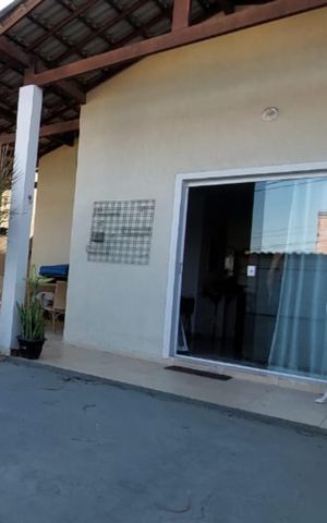 Casa à venda com 185m², 2 quartos e 2 vagas Casa à venda com 185m², 2 quartos e 2 vagasÁrea externa
