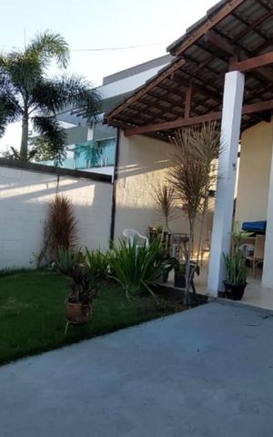 Casa à venda com 185m², 2 quartos e 2 vagas Casa à venda com 185m², 2 quartos e 2 vagasÁrea externa