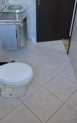 Casa à venda com 274m², 3 quartos e 4 vagasBanhleiro da Suite 1