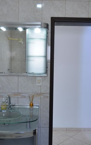 Casa à venda com 274m², 3 quartos e 4 vagasBanheiro Social