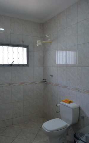Casa à venda com 274m², 3 quartos e 4 vagasBanheiro Social