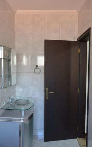 Casa à venda com 274m², 3 quartos e 4 vagasBanhleiro da Suite 1