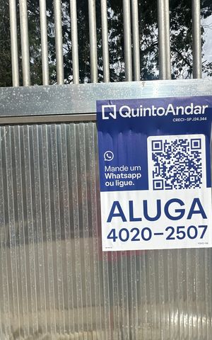 Casa à venda com 300m², 4 quartos e 8 vagas Casa à venda com 300m², 4 quartos e 8 vagasFachada