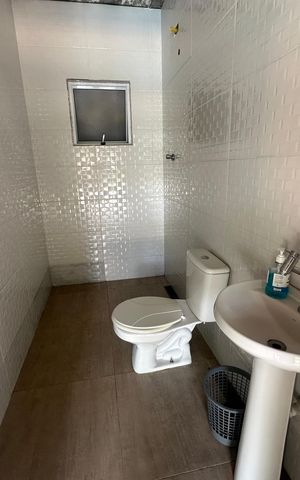 Casa à venda com 300m², 4 quartos e 8 vagas Casa à venda com 300m², 4 quartos e 8 vagasBanheiro 1