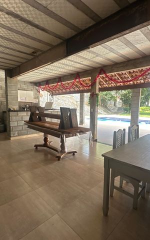 Casa à venda com 300m², 4 quartos e 8 vagas Casa à venda com 300m², 4 quartos e 8 vagasSala/Cozinha