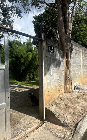 Casa à venda com 300m², 4 quartos e 8 vagas Casa à venda com 300m², 4 quartos e 8 vagasFachada