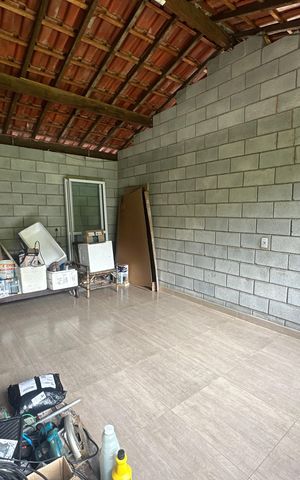 Casa à venda com 300m², 4 quartos e 8 vagas Casa à venda com 300m², 4 quartos e 8 vagasSala