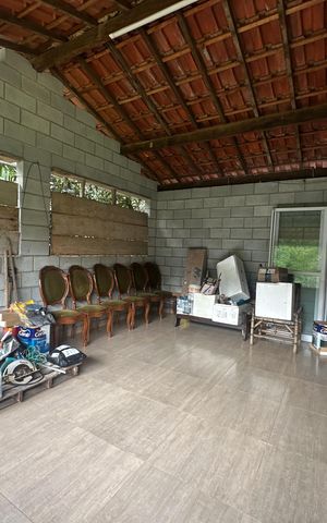 Casa à venda com 300m², 4 quartos e 8 vagas Casa à venda com 300m², 4 quartos e 8 vagasSala