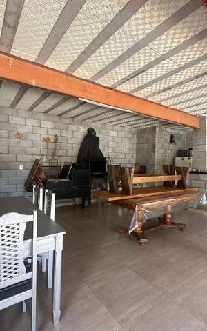Casa à venda com 300m², 4 quartos e 8 vagas Casa à venda com 300m², 4 quartos e 8 vagasSala/Cozinha