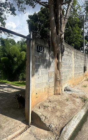 Casa à venda com 300m², 4 quartos e 8 vagas Casa à venda com 300m², 4 quartos e 8 vagasFachada