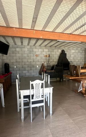Casa à venda com 300m², 4 quartos e 8 vagas Casa à venda com 300m², 4 quartos e 8 vagasSala/Cozinha