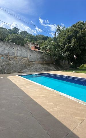 Casa à venda com 300m², 4 quartos e 8 vagas Casa à venda com 300m², 4 quartos e 8 vagasPiscina