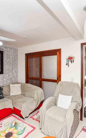 Casa à venda com 250m², 3 quartos e 1 vaga Casa à venda com 250m², 3 quartos e 1 vagaSala