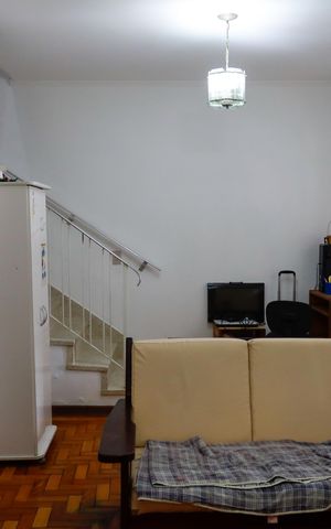 Casa à venda com 150m², 3 quartos e 3 vagas Casa à venda com 150m², 3 quartos e 3 vagasSALA