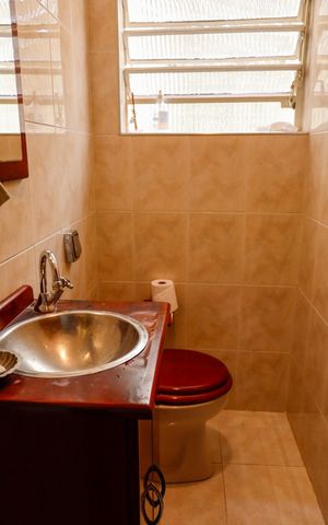 Casa à venda com 150m², 3 quartos e 3 vagas Casa à venda com 150m², 3 quartos e 3 vagasLavabo