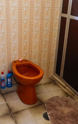Casa à venda com 150m², 3 quartos e 3 vagas Casa à venda com 150m², 3 quartos e 3 vagasBanheiro
