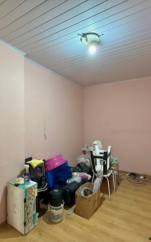 Casa à venda com 200m², 6 quartos e 1 vaga Casa à venda com 200m², 6 quartos e 1 vagaQuarto 3
