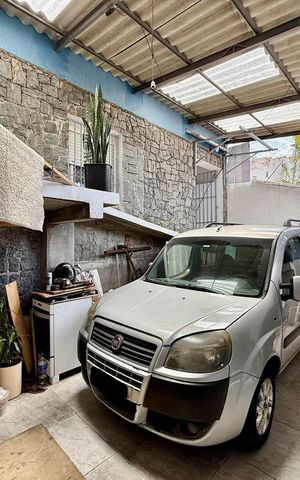 Casa à venda com 200m², 6 quartos e 1 vaga Casa à venda com 200m², 6 quartos e 1 vagaGaragem
