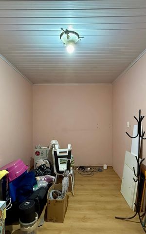 Casa à venda com 200m², 6 quartos e 1 vaga Casa à venda com 200m², 6 quartos e 1 vagaQuarto 3