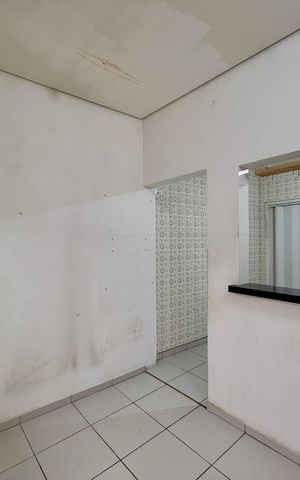 Casa à venda com 200m², 6 quartos e 1 vaga Casa à venda com 200m², 6 quartos e 1 vagaSala