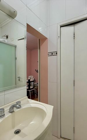 Casa à venda com 200m², 6 quartos e 1 vaga Casa à venda com 200m², 6 quartos e 1 vagaBanheiro Social