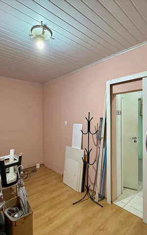 Casa à venda com 200m², 6 quartos e 1 vaga Casa à venda com 200m², 6 quartos e 1 vagaQuarto 3
