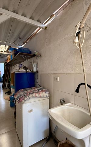 Casa à venda com 200m², 6 quartos e 1 vaga Casa à venda com 200m², 6 quartos e 1 vagaÁrea de Serviço