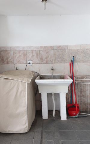 Casa à venda com 250m², 6 quartos e 3 vagasLavanderia - Casa 4