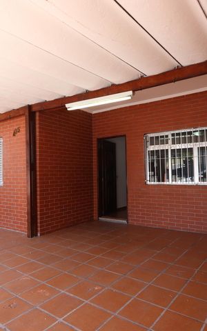 Casa à venda com 250m², 6 quartos e 3 vagasBanheiro do Quintal