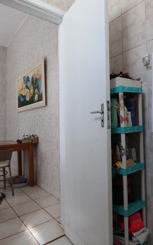 Casa à venda com 250m², 6 quartos e 3 vagasBanheiro - Casa 4