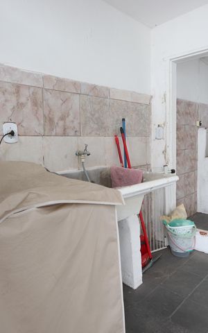 Casa à venda com 250m², 6 quartos e 3 vagasLavanderia - Casa 4