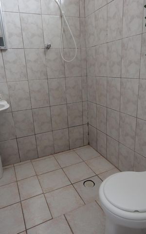 Casa à venda com 250m², 6 quartos e 3 vagasBanheiro - Casa 4