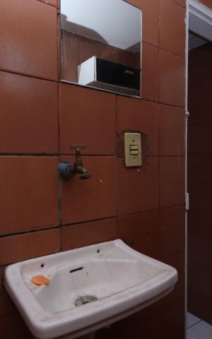 Casa à venda com 250m², 6 quartos e 3 vagasBanheiro - casa 2