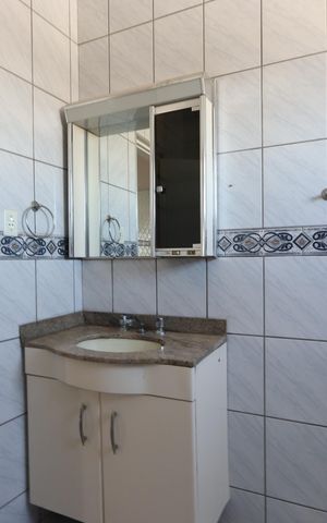 Casa à venda com 250m², 6 quartos e 3 vagasBanheiro