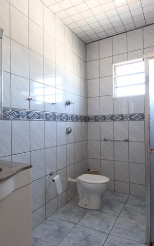 Casa à venda com 250m², 6 quartos e 3 vagasBanheiro