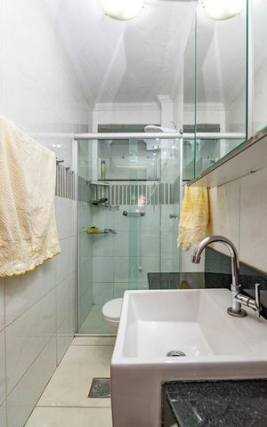 Apartamento à venda com 90m², 3 quartos e 2 vagas Apartamento à venda com 90m², 3 quartos e 2 vagasBanheiro Social