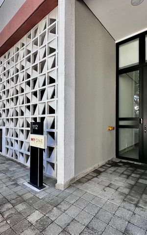 Studio à venda com 27m², 1 quarto e sem vaga Studio à venda com 27m², 1 quarto e sem vagaFachada e portaria