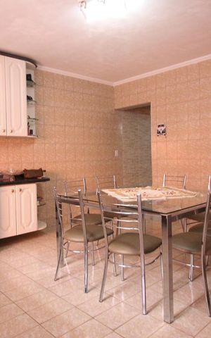 Casa à venda com 140m², 4 quartos e 2 vagas