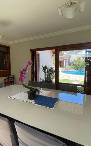 Casa de condomínio para alugar com 950m², 4 quartos e 6 vagasSala de Jantar