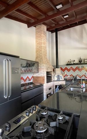Casa de condomínio para alugar com 950m², 4 quartos e 6 vagasÁrea gourmet