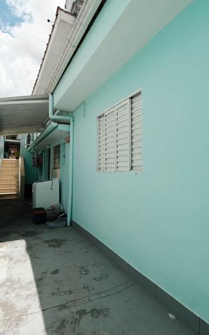 Casa à venda com 100m², 1 quarto e sem vagaÁrea externa